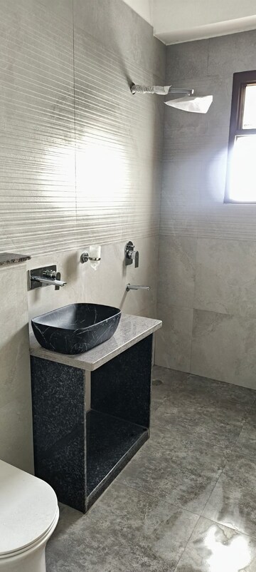 Bathroom in 1 BHK Builder Floor at Saket – for Rent
