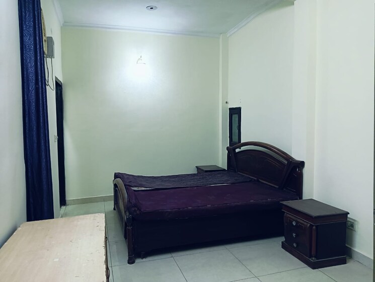 Bedroom, sector 55 1 Bedroom 100 Sq.Yd. Builder Floor In Sector 55 Gurgaon 8595306