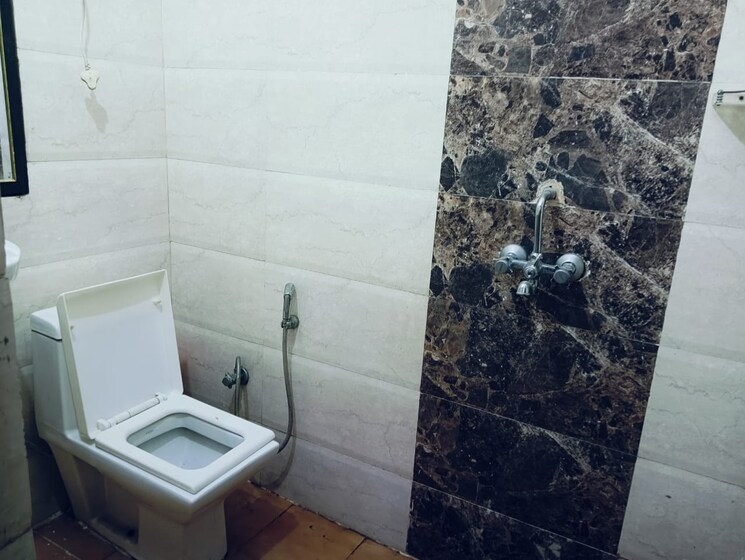 Bathroom, sector 55 1 Bedroom 100 Sq.Yd. Builder Floor In Sector 55 Gurgaon 8595306