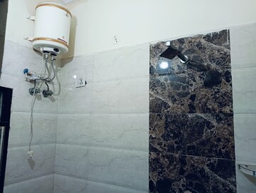 Bathroom in 1 BHK Builder Floor at Sector 55 – for Rent