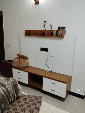Furnished Amenities in 3 BHK Apartment at Ambawadi – for Rent