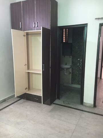 Building Lobby in 3 BHK Builder Floor at Sector 46 – for Rent