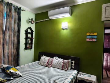 Bedroom in 3 BHK Builder Floor at Uppal Southend, Sector 49 – for Rent