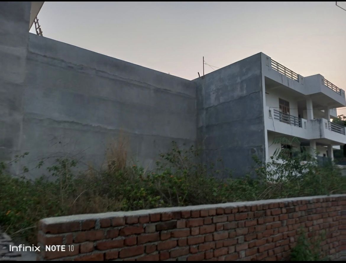 Plot For Sale in Radhey Vihar