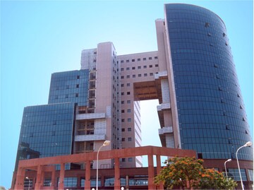 Office Space For Rent in Signature Tower Sector 30, Sector 30