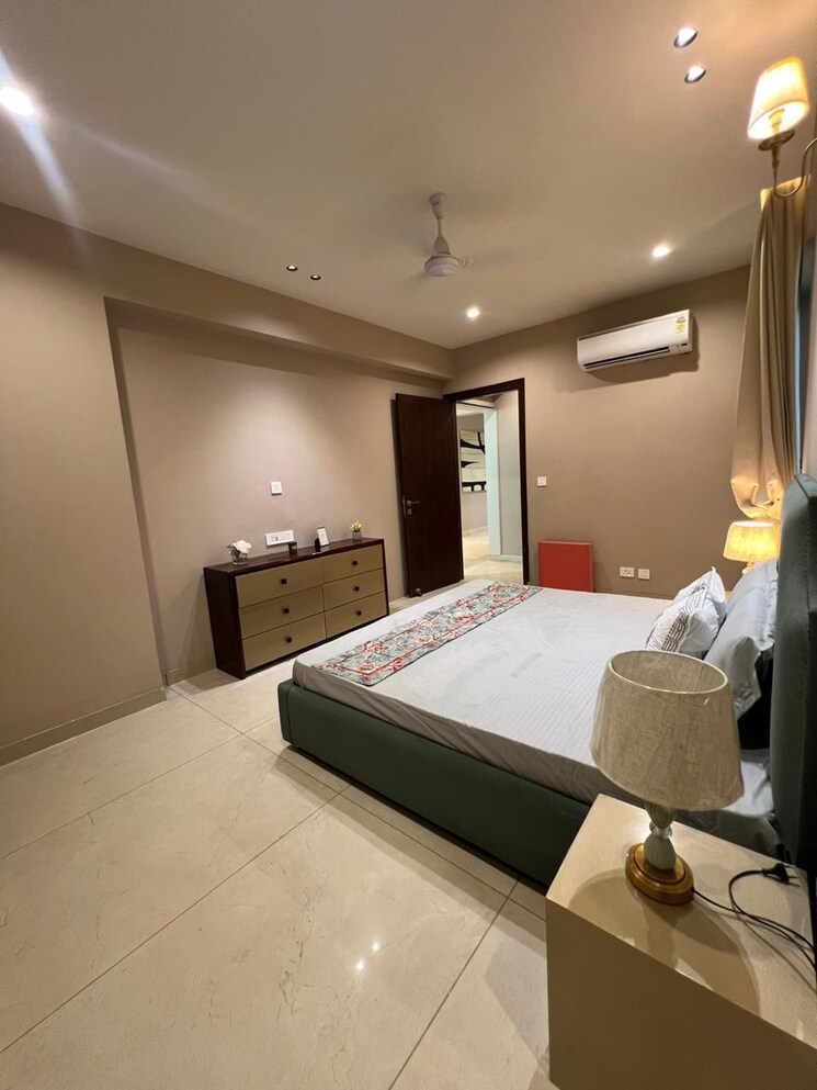 Bedroom, maya-green-lotus-utsav 5 Bedroom 3130 Sq.Ft. Apartment In International Airport Road Zirakpur 8595443