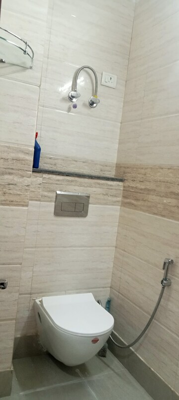 Furnished Amenities in 3 BHK Builder Floor at Panchsheel Vihar – for Rent