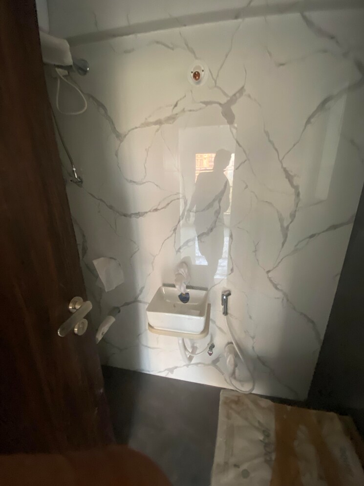 Bathroom, shree-rajlaxmi-chs 2.5 Bedroom 800 Sq.Ft. Apartment In Borivali West Mumbai 8595461