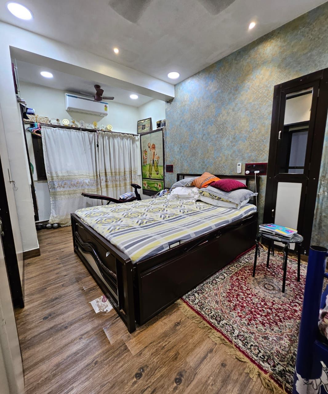 2 BHK + Pooja Room,Study Room Apartment For Rent in Heritage View Vile Parle