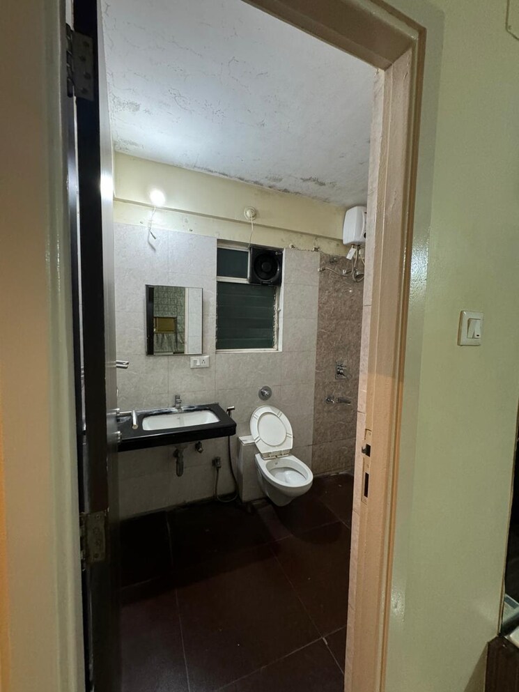 Bathroom, comfort-zone 2 Bedroom 830 Sq.Ft. Apartment In Balewadi Pune 8595562