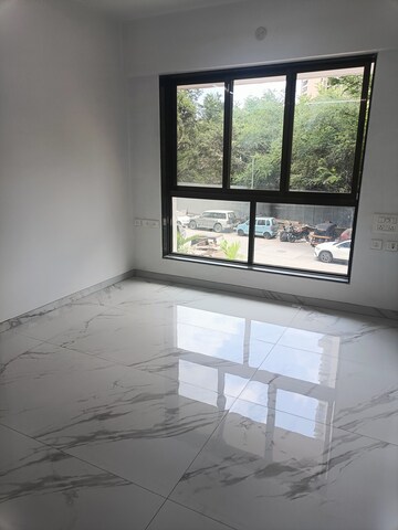 Room in 2 BHK Apartment at Anant Tara, Kandivali West – for Sale