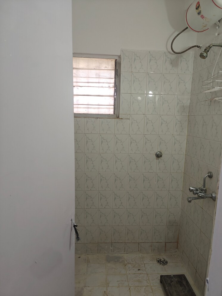 Bathroom, ramesh-hermes-heritage-phase-2 1 Bedroom 600 Sq.Ft. Apartment In Shastrinagar Pune 8595559