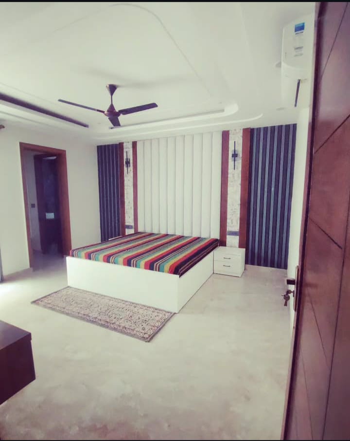 3 BHK + Pooja Room,Servant Room Builder Floor For Rent in Bulder Floor 