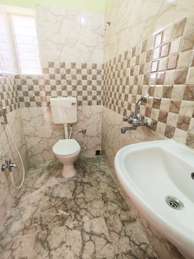 Bathroom, purba barisha 2 Bedroom 800 Sq.Ft. Builder Floor In Purba Barisha Kolkata 8595554