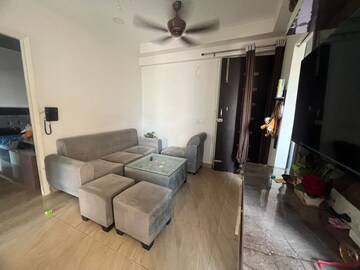 2 BHK Apartment For Rent in Gaur City 2 - 14th Avenue, Sector 16c Greater Noida