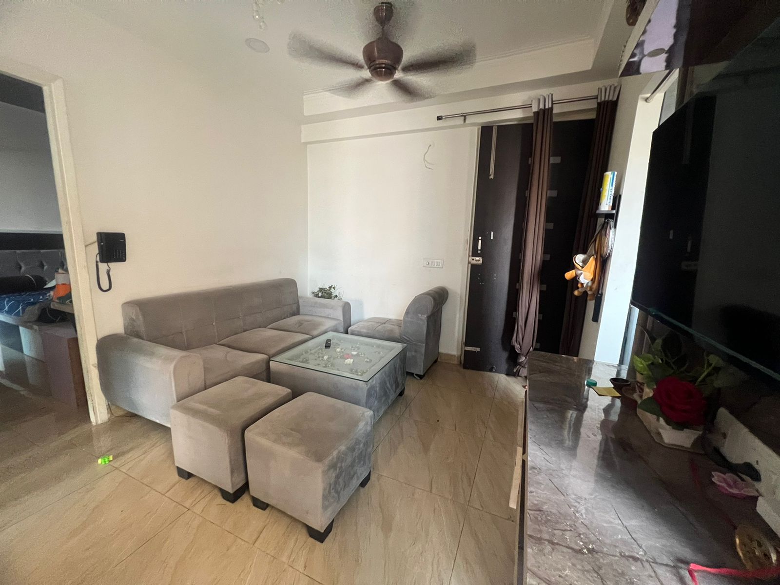 2 BHK Apartment For Rent in Gaur City 2 - 14th Avenue