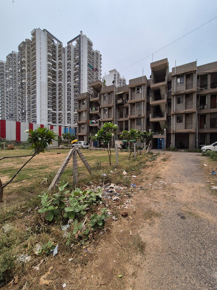 Cover Image, sector 10 greater noida 1.5 Bedroom 30 Sq.Mt. Apartment In Sector 10 Greater Noida Greater Noida 8595599