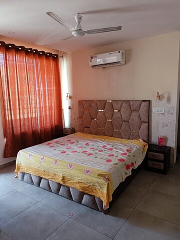 2 BHK Apartment For Rent in Omaxe Lake, North Mullanpur