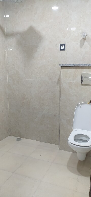 Bathroom in 3 BHK Builder Floor at BPTP District Phase 2, Sector 84 – for Rent