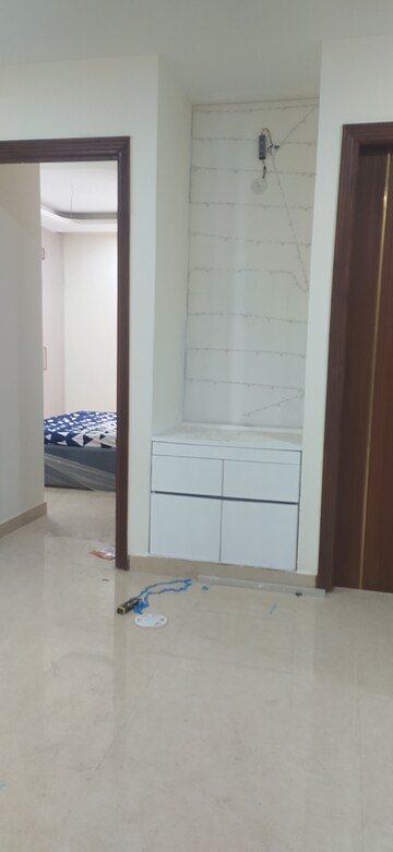 Furnished Amenities in 3 BHK Builder Floor at BPTP District Phase 2, Sector 84 – for Rent