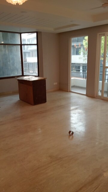 Room in 3 BHK Apartment at S 27 Luxury Homes, Greater Kailash I – for Rent