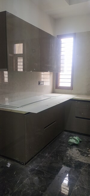 Kitchen in 3 BHK Builder Floor at BPTP District Phase 2, Sector 84 – for Sale
