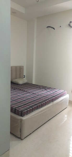 Furnished Amenities in 3 BHK Builder Floor at BPTP District Phase 2, Sector 84 – for Sale