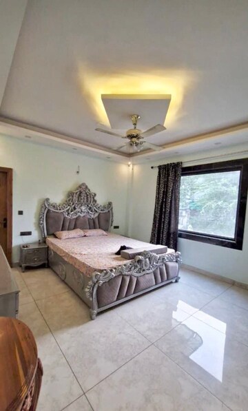 Living Room in 6+ BHK Builder Floor at Rely Home, Green Fields Colony – for Sale