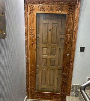 Furnished Amenities in 6+ BHK Builder Floor at Rely Home, Green Fields Colony – for Sale