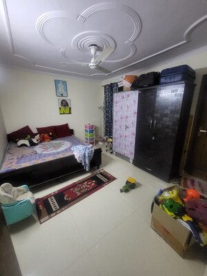 Furnished Amenities in 6+ BHK Builder Floor at Rely Home, Green Fields Colony – for Sale