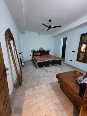Furnished Amenities in 6+ BHK Builder Floor at Rely Home, Green Fields Colony – for Sale