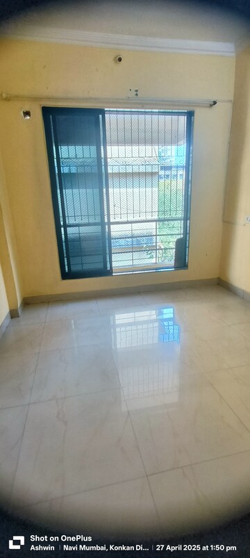 Room in 1 BHK Apartment at Sunflower Chs, Kopar Khairane – for Rent