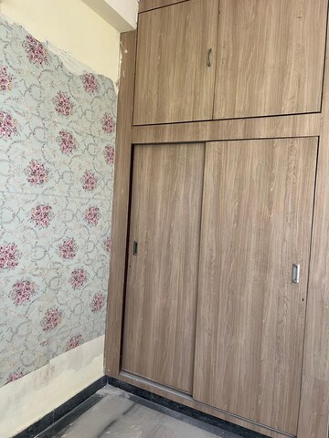 Furnished Amenities in 2 BHK Independent House at Mansarovar – for Rent