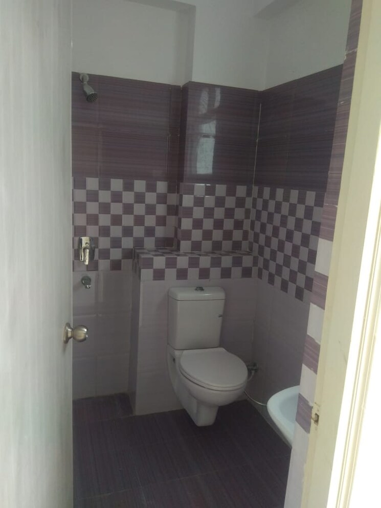 Bathroom, ng-kohinoor-pearl 3 Bedroom 1200 Sq.Ft. Apartment In Deva Road Lucknow 8595691