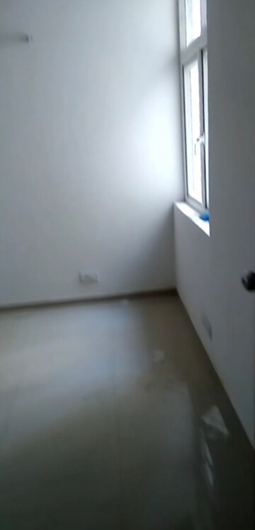 Room in 2 BHK Apartment at Mahagun Mywoods, Sector 16c Greater Noida – for Rent