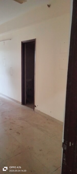 Room in 3 BHK Apartment at Windsor Paradise 2, Raj Nagar Extension – for Sale