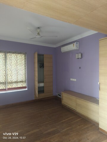 Room in 3 BHK Apartment at Unitech Fresco, Sector 50 – for Sale