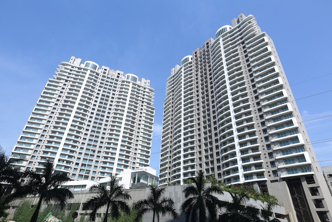 4 BHK 3300 Sq.Ft. Apartment in Windsor Grande Residences