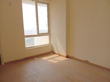 Room in 3.5 BHK Apartment at Emaar Imperial Gardens, Sector 102 – for Rent