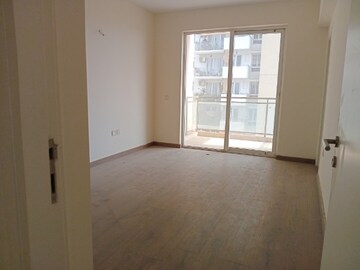 Room in 3.5 BHK Apartment at Emaar Imperial Gardens, Sector 102 – for Rent