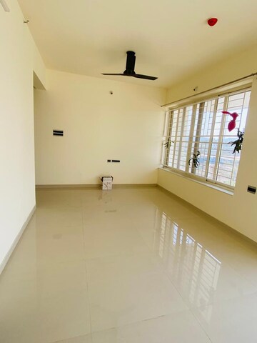 Room in 2 BHK Apartment at Pharande Puneville, Tathawade – for Rent