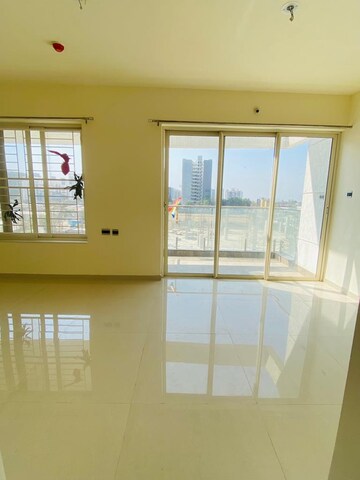 Room in 2 BHK Apartment at Pharande Puneville, Tathawade – for Rent