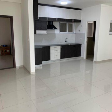 Room in 2 BHK Apartment at Rohan Upavan, Byrathi – for Rent