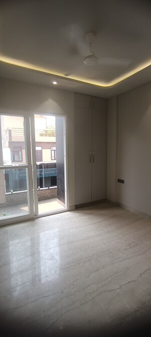 Room in 3 BHK Builder Floor at Meenakshi Garden – for Sale