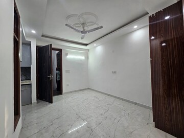 Room in 3 BHK Builder Floor at Saket – for Rent
