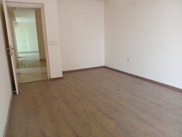 Room in 3.5 BHK Apartment at Emaar Imperial Gardens, Sector 102 – for Rent