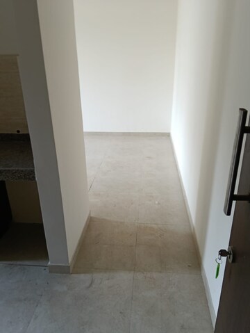 Room in 2 BHK Apartment at Naigaon – for Rent