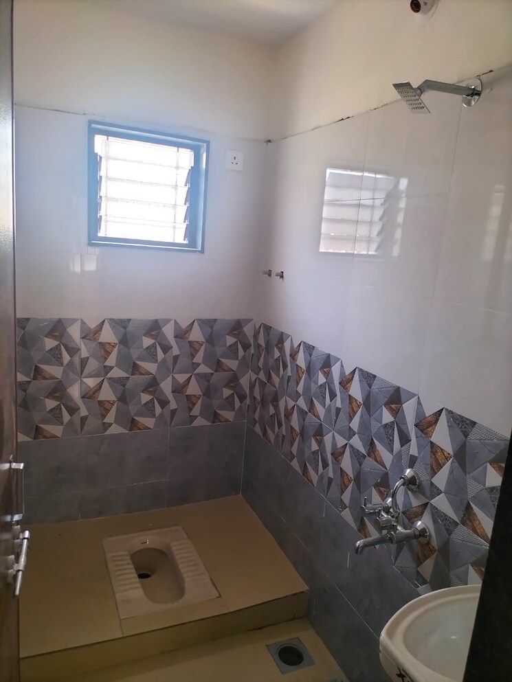 Attached Bathroom, sangli miraj road 2 Bedroom 850 Sq.Ft. Apartment In Sangli Miraj Road Sangli 8595894