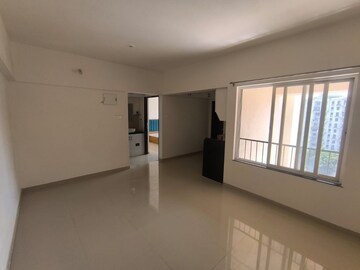 Room in 2 BHK Apartment at Mantra Monarch, Balewadi – for Rent