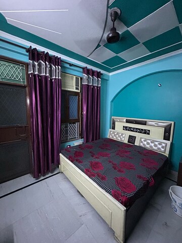 Bedroom in 3 BHK Builder Floor at Shakti Khand – for Rent